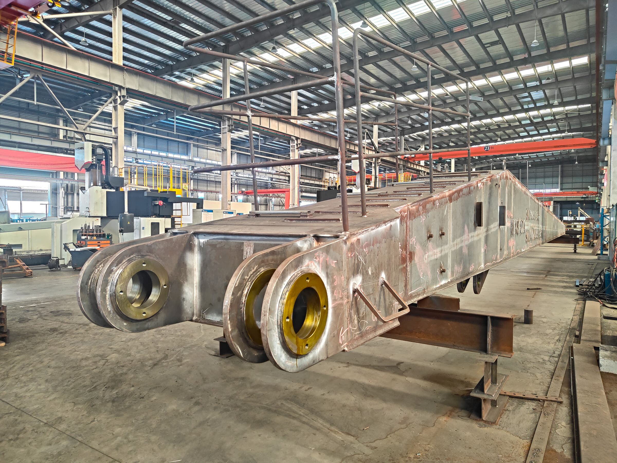 Fabricated steel structure for industrial building